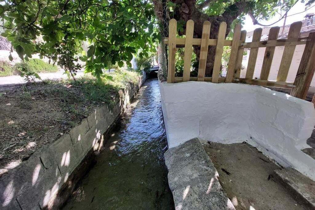 La Huerta Del Castillo Con Su Caz De Agua - Enjoy Life & Relax Castillo de Locubin Exterior photo