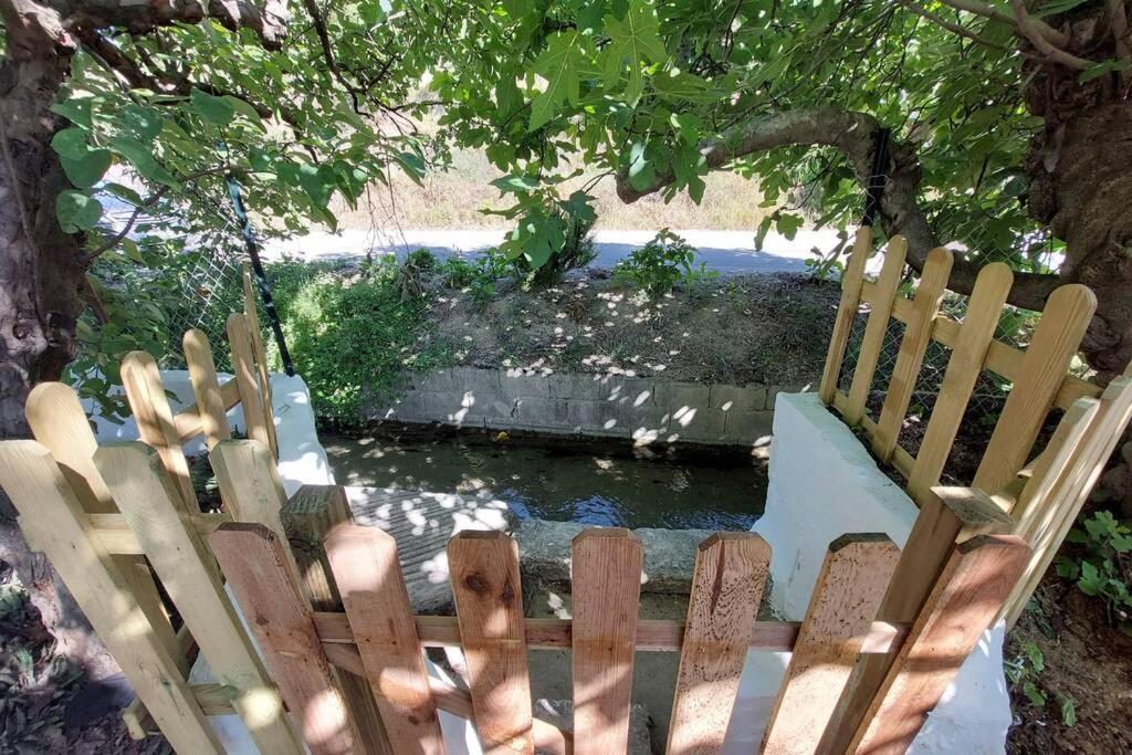 La Huerta Del Castillo Con Su Caz De Agua - Enjoy Life & Relax Castillo de Locubin Exterior photo