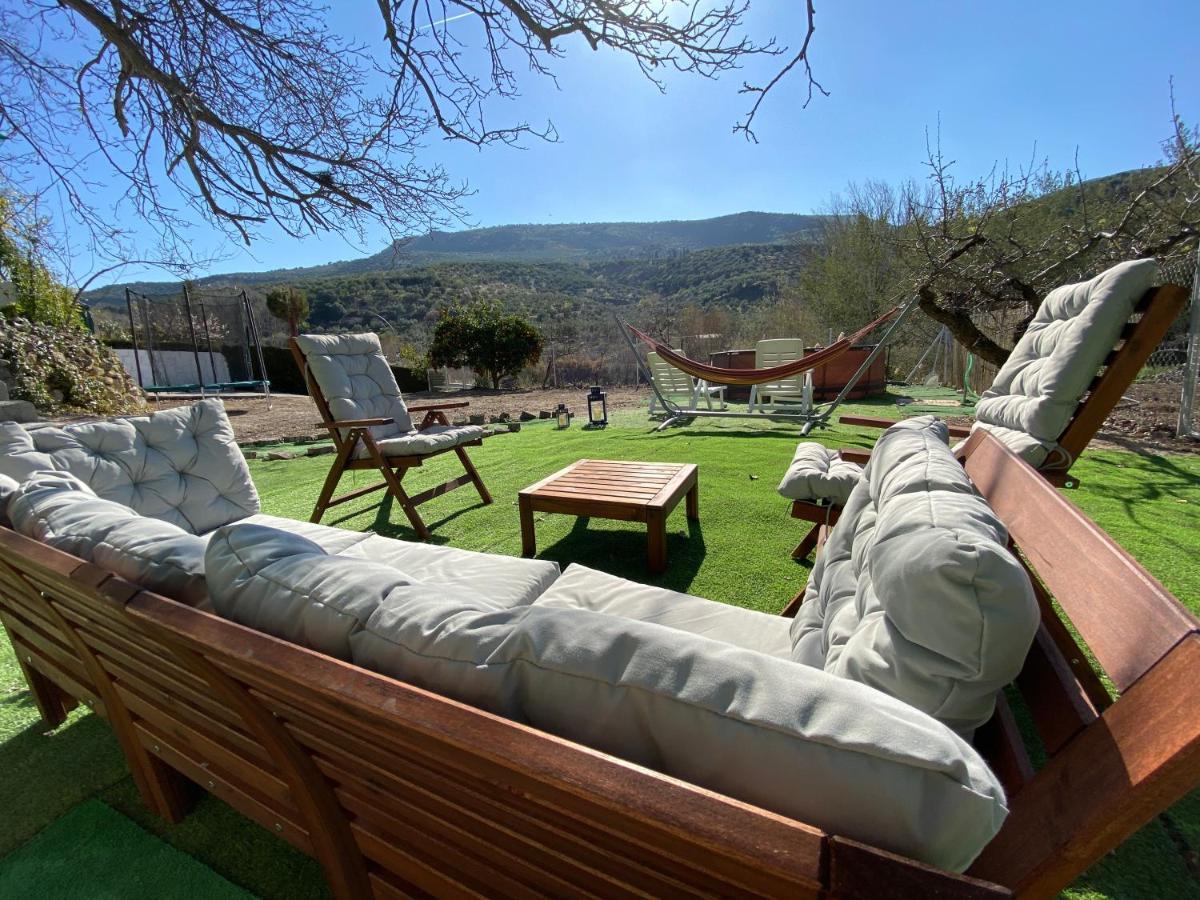 La Huerta Del Castillo Con Su Caz De Agua - Enjoy Life & Relax Castillo de Locubin Exterior photo