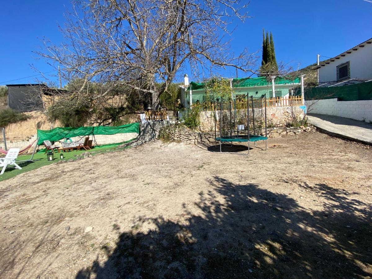 La Huerta Del Castillo Con Su Caz De Agua - Enjoy Life & Relax Castillo de Locubin Exterior photo