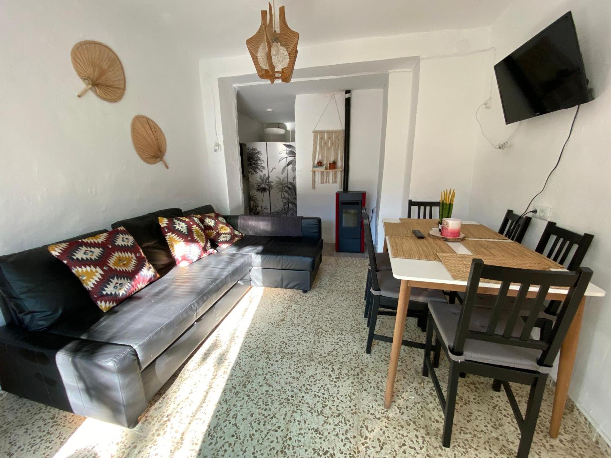 La Huerta Del Castillo Con Su Caz De Agua - Enjoy Life & Relax Castillo de Locubin Exterior photo